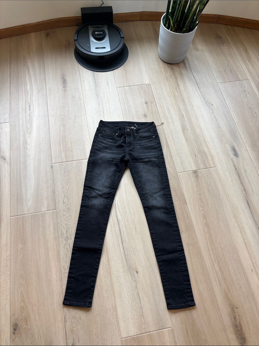 🖤Buckle Black NWOT Jean Leggings🖤